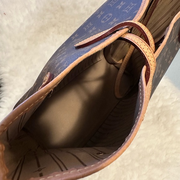 Louis Vuitton Monogram Neverfull Mm - Picture 8 of 10